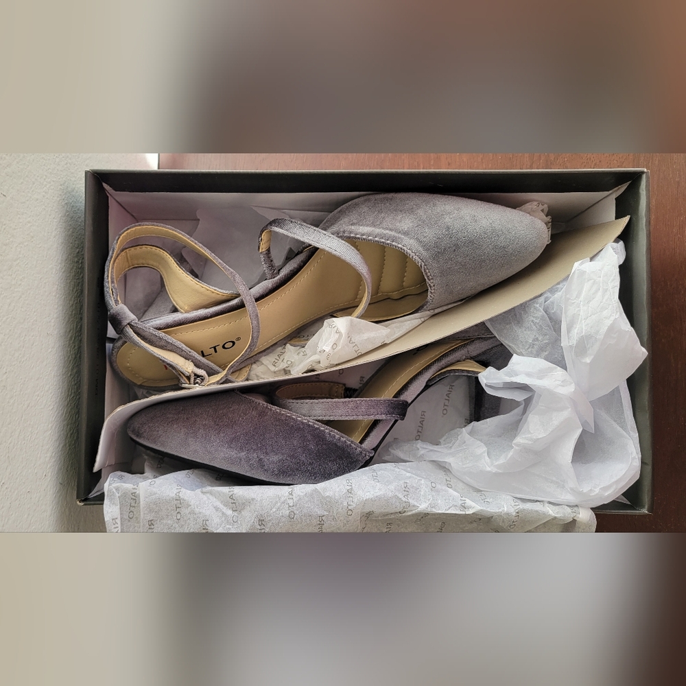 Rialto Women's Elegant Gray Heels - Picture 10 of 12